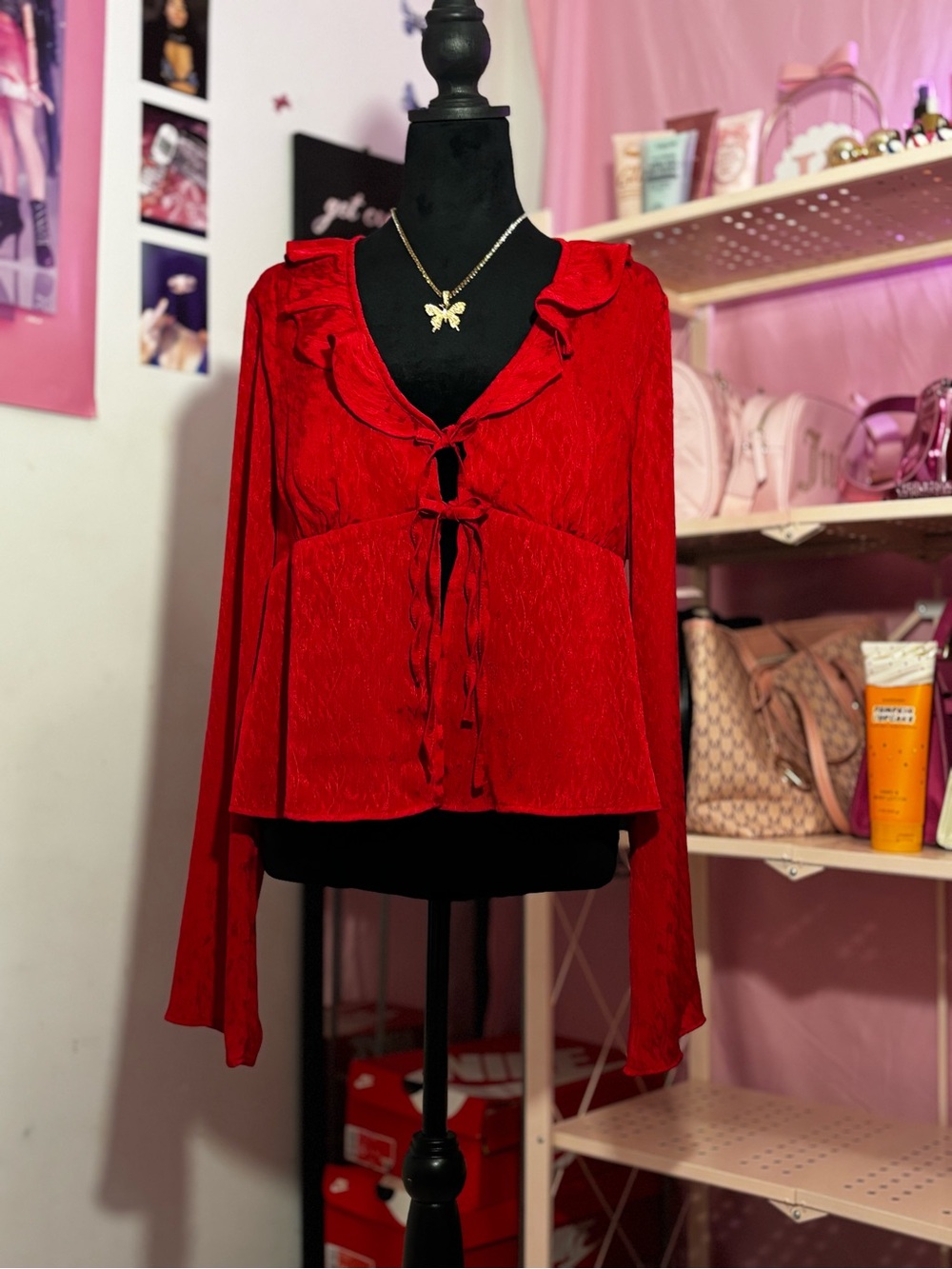 Brand New, Never Worn Open Front Crop Top❤️🍒Long Sleeves, ruffled texture, cute!